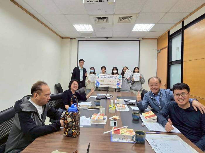 【活動訊息】智慧產業學院感謝王國良總裁捐贈USR獎學金並舉辦頒獎活動圖片